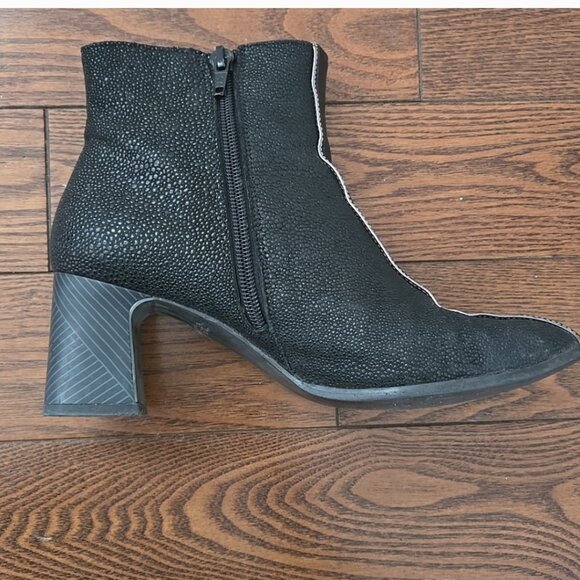 Un Tour En Ville Black 2' heeled ankle boots pebbled size 38 US7.5 - Picture 7 of 11